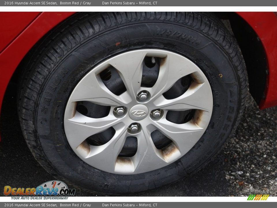 2016 Hyundai Accent SE Sedan Boston Red / Gray Photo #12