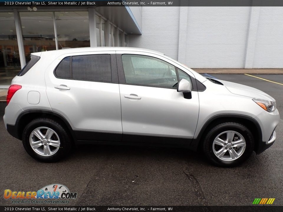 2019 Chevrolet Trax LS Silver Ice Metallic / Jet Black Photo #2