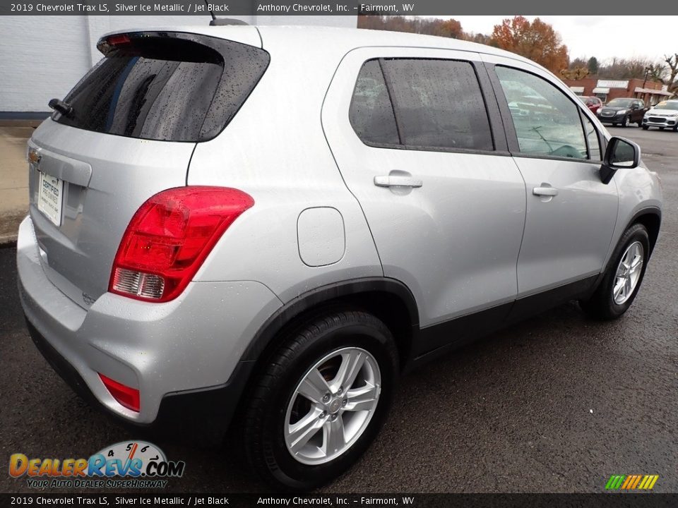 2019 Chevrolet Trax LS Silver Ice Metallic / Jet Black Photo #3