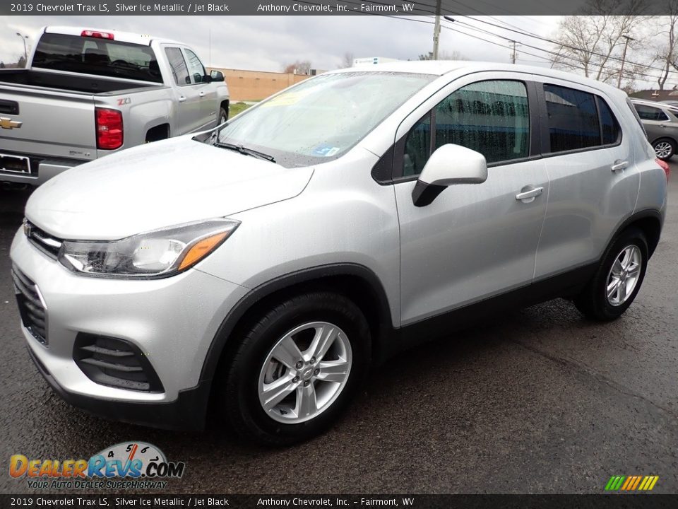 2019 Chevrolet Trax LS Silver Ice Metallic / Jet Black Photo #8