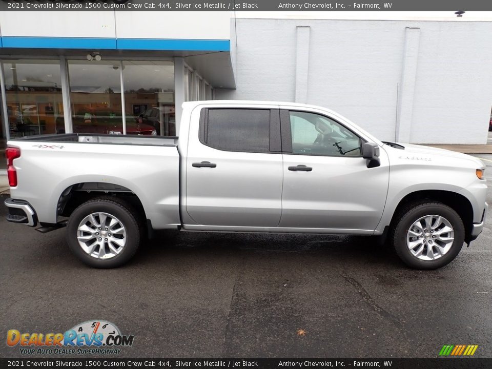 2021 Chevrolet Silverado 1500 Custom Crew Cab 4x4 Silver Ice Metallic / Jet Black Photo #2