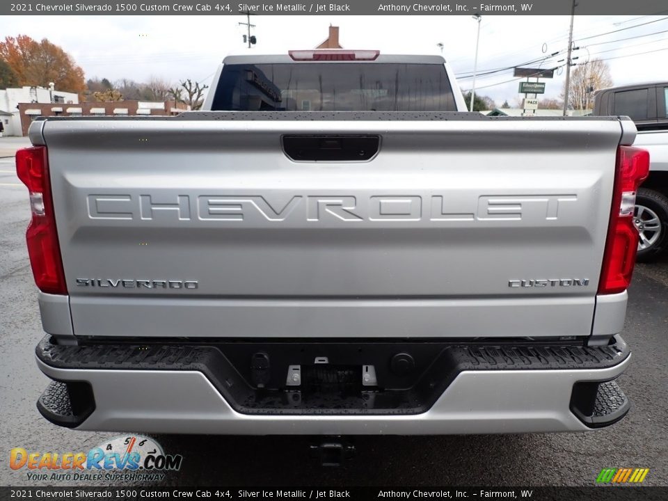 2021 Chevrolet Silverado 1500 Custom Crew Cab 4x4 Silver Ice Metallic / Jet Black Photo #4