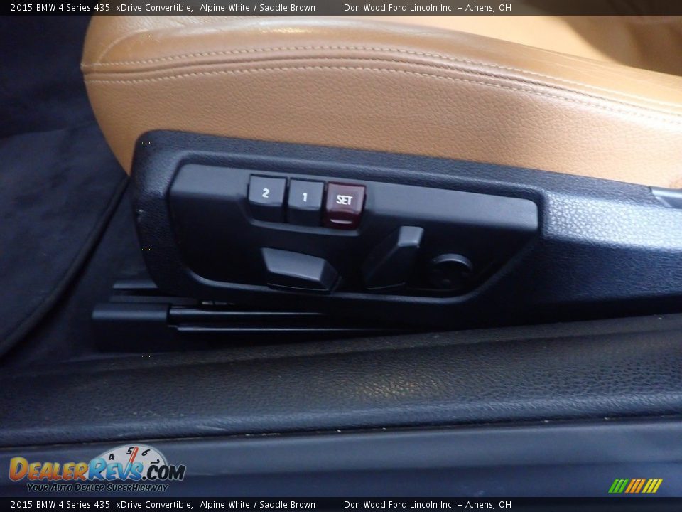 Front Seat of 2015 BMW 4 Series 435i xDrive Convertible Photo #23