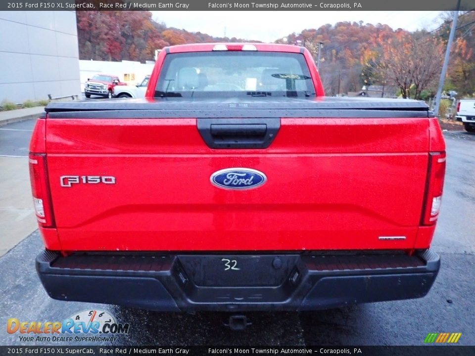 2015 Ford F150 XL SuperCab Race Red / Medium Earth Gray Photo #3