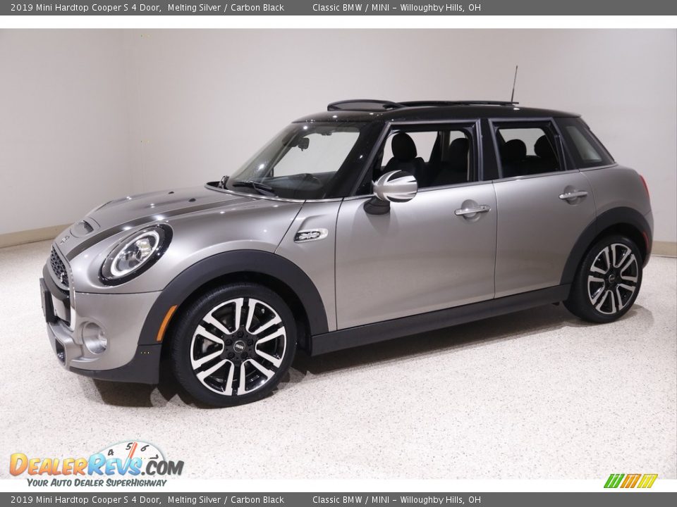 Front 3/4 View of 2019 Mini Hardtop Cooper S 4 Door Photo #3