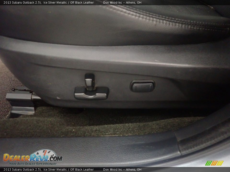 Front Seat of 2013 Subaru Outback 2.5i Photo #23