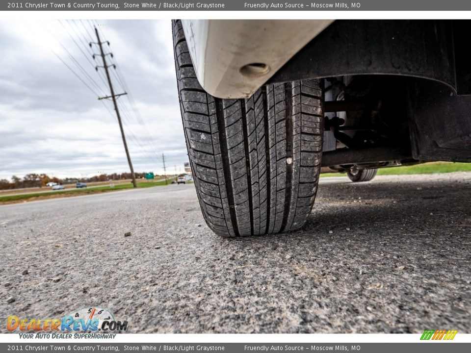 2011 Chrysler Town & Country Touring Stone White / Black/Light Graystone Photo #11