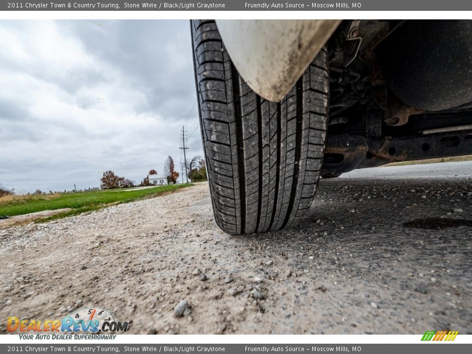 2011 Chrysler Town & Country Touring Stone White / Black/Light Graystone Photo #14