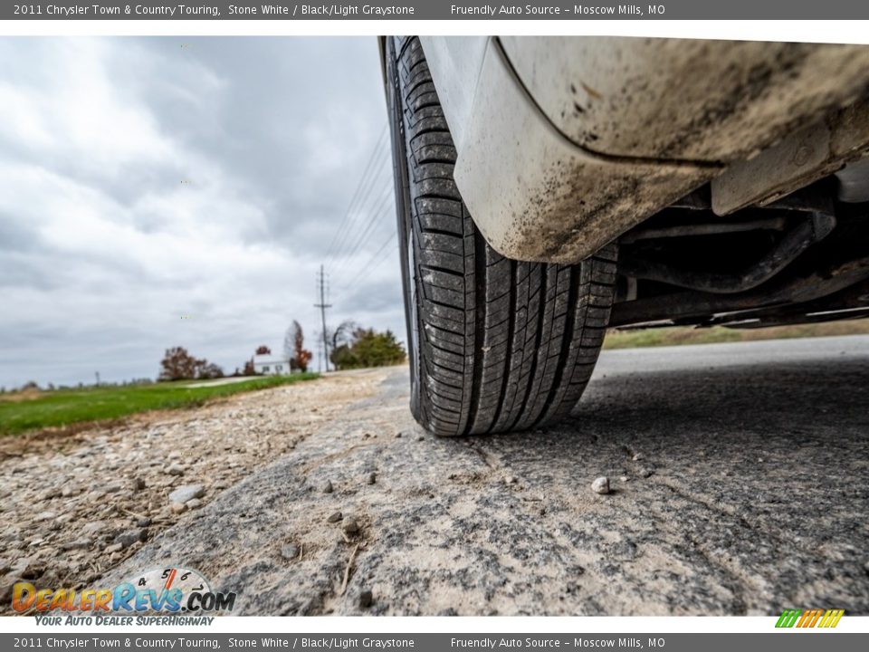 2011 Chrysler Town & Country Touring Stone White / Black/Light Graystone Photo #15