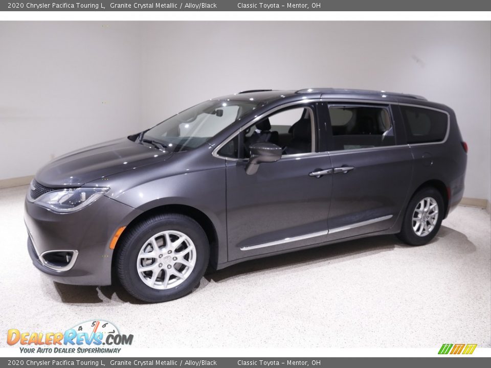 2020 Chrysler Pacifica Touring L Granite Crystal Metallic / Alloy/Black Photo #3