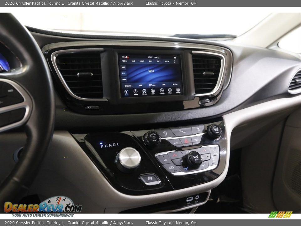 2020 Chrysler Pacifica Touring L Granite Crystal Metallic / Alloy/Black Photo #9