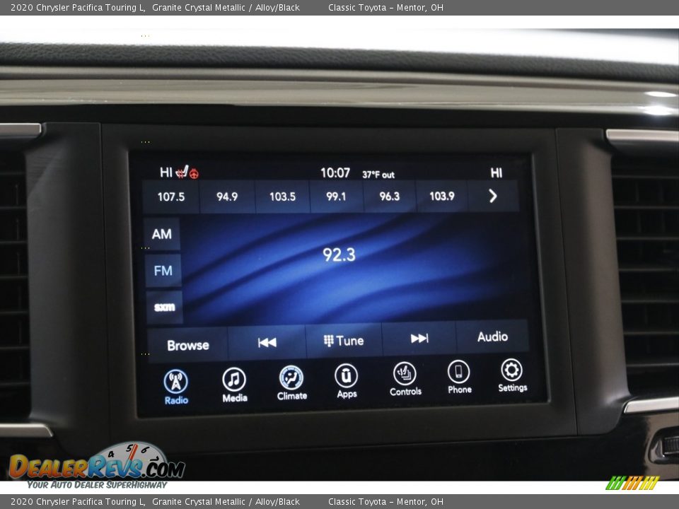 2020 Chrysler Pacifica Touring L Granite Crystal Metallic / Alloy/Black Photo #10