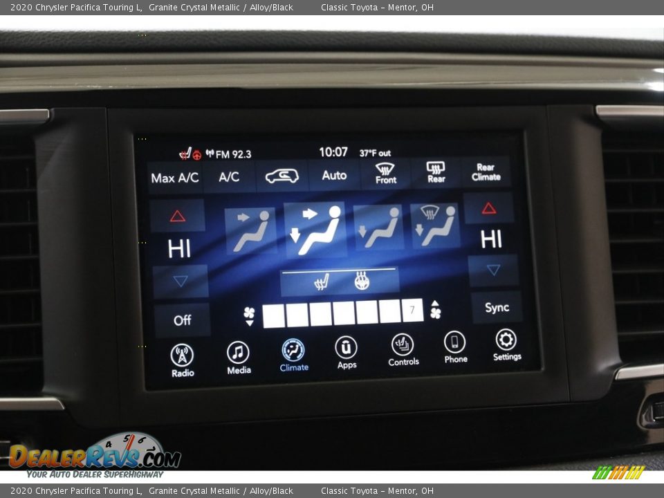 2020 Chrysler Pacifica Touring L Granite Crystal Metallic / Alloy/Black Photo #11