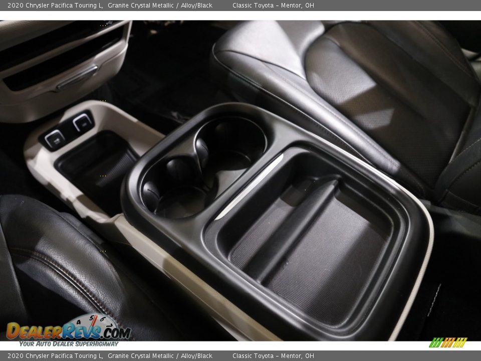 2020 Chrysler Pacifica Touring L Granite Crystal Metallic / Alloy/Black Photo #16