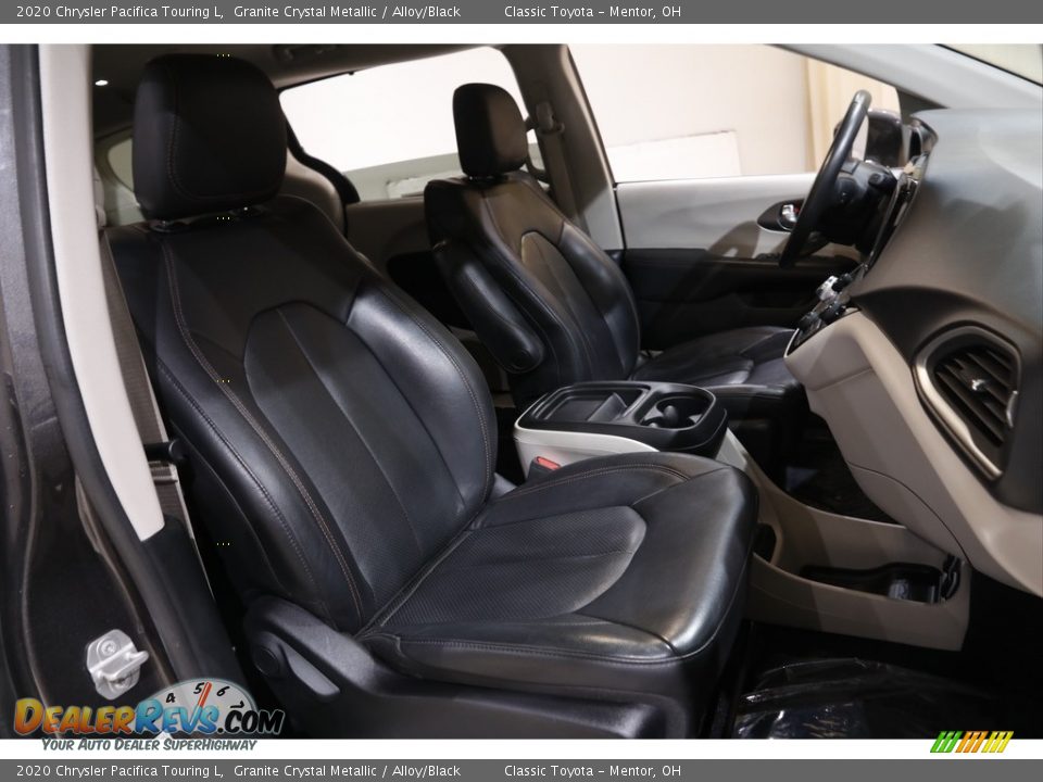 2020 Chrysler Pacifica Touring L Granite Crystal Metallic / Alloy/Black Photo #17