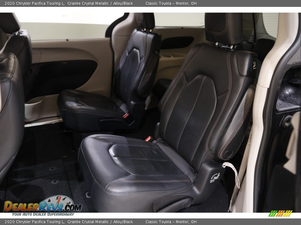 2020 Chrysler Pacifica Touring L Granite Crystal Metallic / Alloy/Black Photo #19