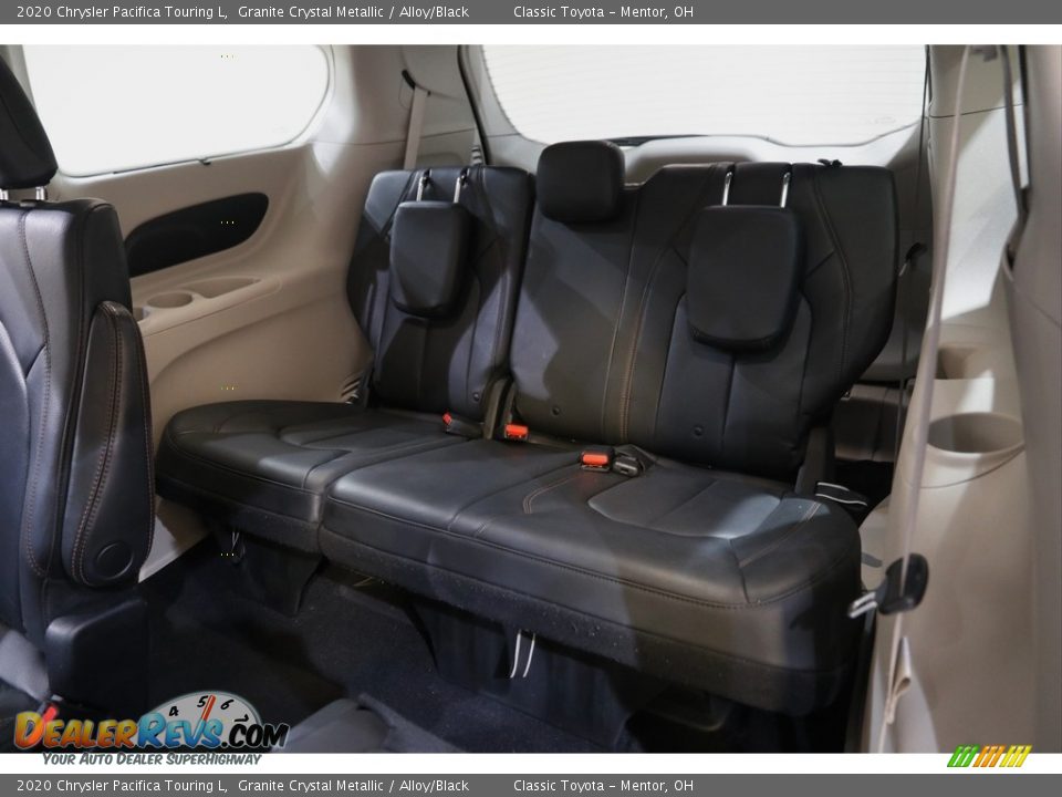 2020 Chrysler Pacifica Touring L Granite Crystal Metallic / Alloy/Black Photo #20