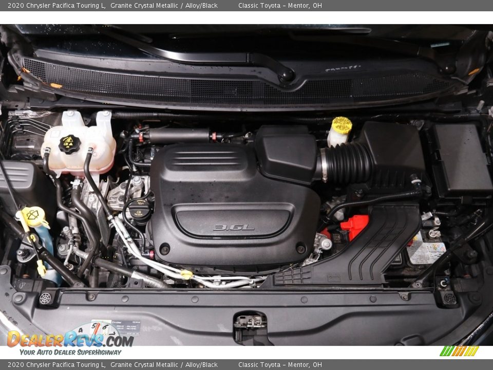 2020 Chrysler Pacifica Touring L Granite Crystal Metallic / Alloy/Black Photo #22