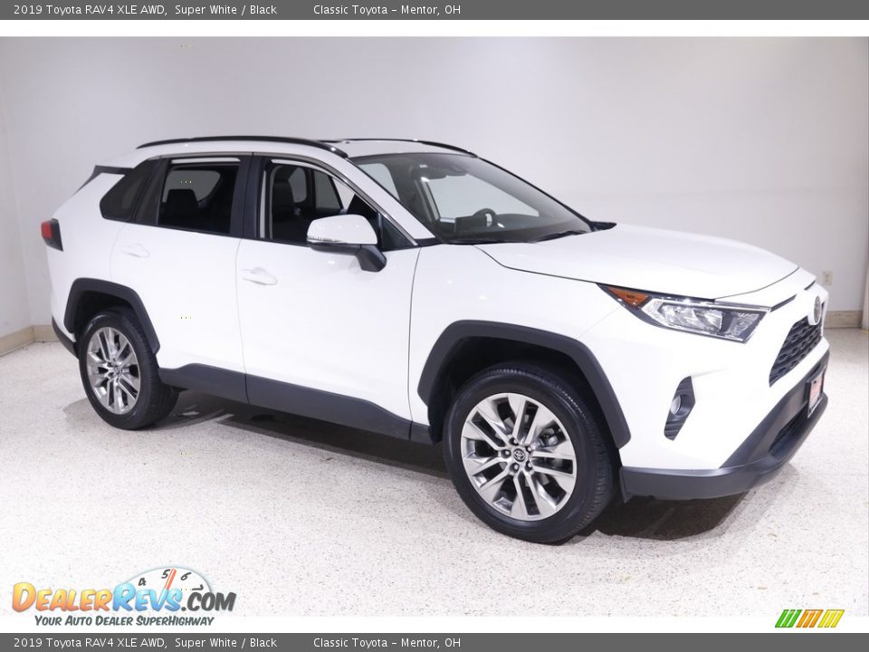 2019 Toyota RAV4 XLE AWD Super White / Black Photo #1