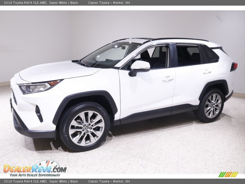 2019 Toyota RAV4 XLE AWD Super White / Black Photo #3