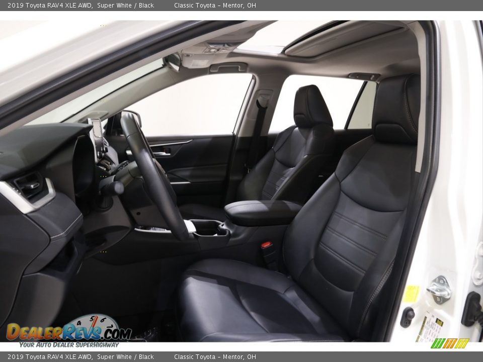 2019 Toyota RAV4 XLE AWD Super White / Black Photo #5