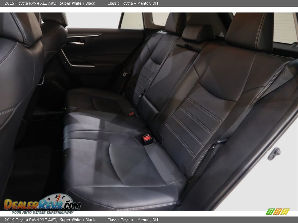2019 Toyota RAV4 XLE AWD Super White / Black Photo #15