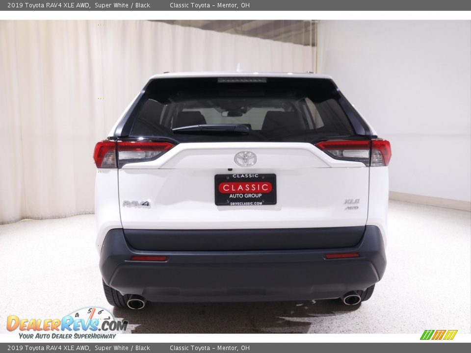 2019 Toyota RAV4 XLE AWD Super White / Black Photo #16