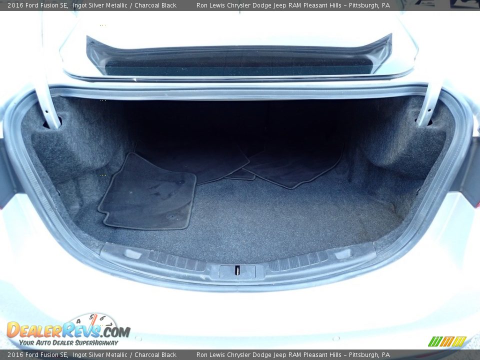 2016 Ford Fusion SE Ingot Silver Metallic / Charcoal Black Photo #5