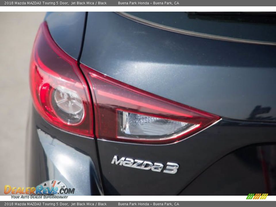 2018 Mazda MAZDA3 Touring 5 Door Jet Black Mica / Black Photo #10