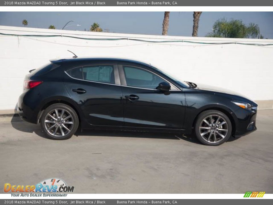 2018 Mazda MAZDA3 Touring 5 Door Jet Black Mica / Black Photo #12