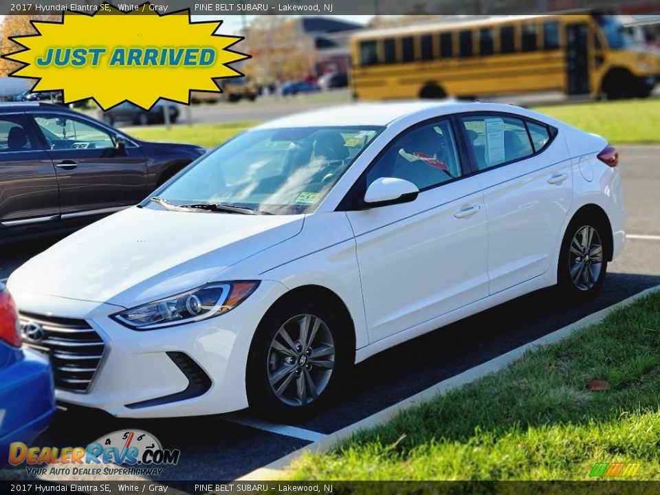 2017 Hyundai Elantra SE White / Gray Photo #1