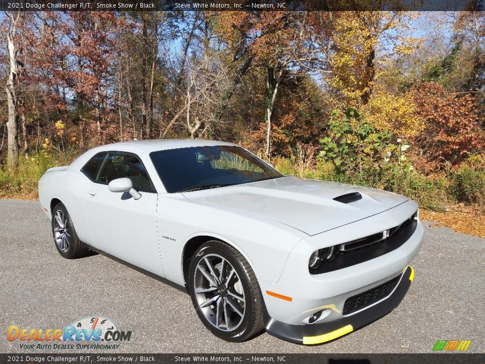 Front 3/4 View of 2021 Dodge Challenger R/T Photo #4