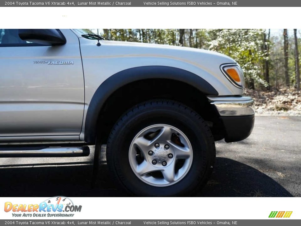 2004 Toyota Tacoma V6 Xtracab 4x4 Lunar Mist Metallic / Charcoal Photo #16