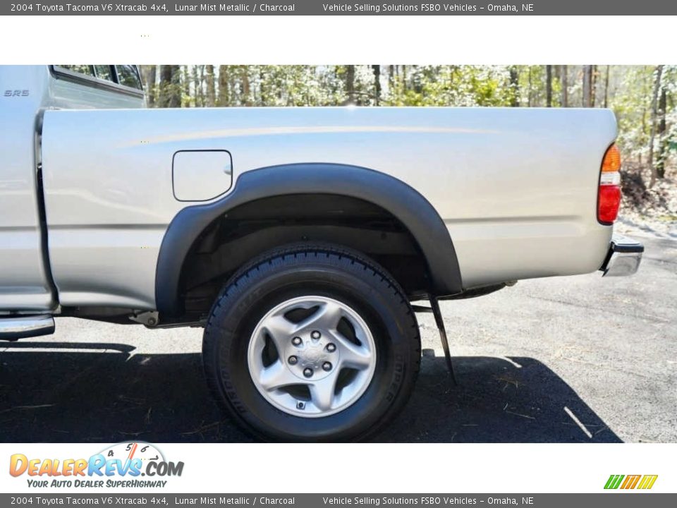 2004 Toyota Tacoma V6 Xtracab 4x4 Lunar Mist Metallic / Charcoal Photo #22