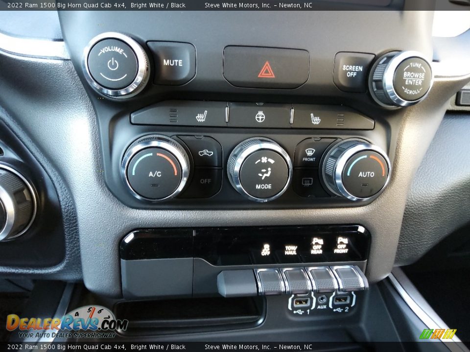 2022 Ram 1500 Big Horn Quad Cab 4x4 Bright White / Black Photo #25