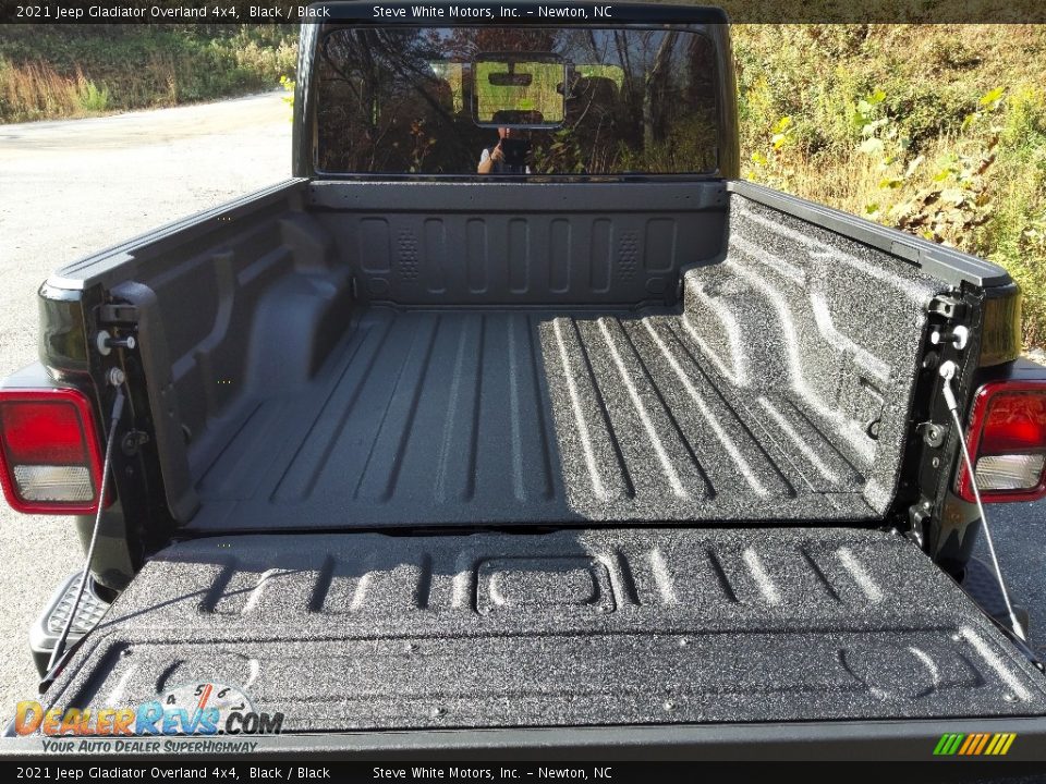 2021 Jeep Gladiator Overland 4x4 Black / Black Photo #8