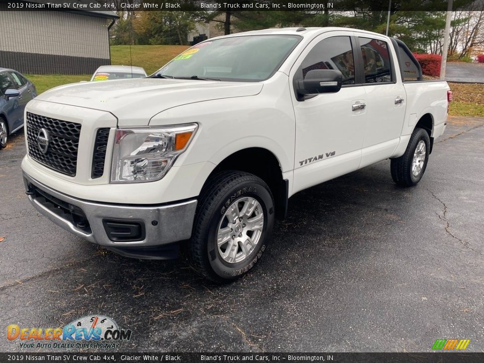 2019 Nissan Titan SV Crew Cab 4x4 Glacier White / Black Photo #2