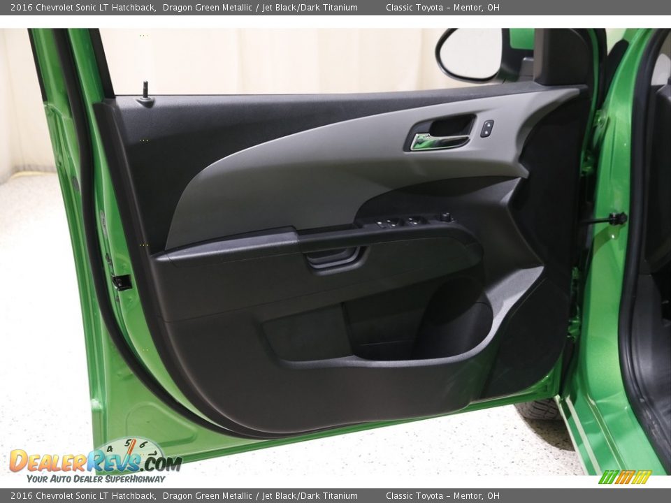 Door Panel of 2016 Chevrolet Sonic LT Hatchback Photo #4