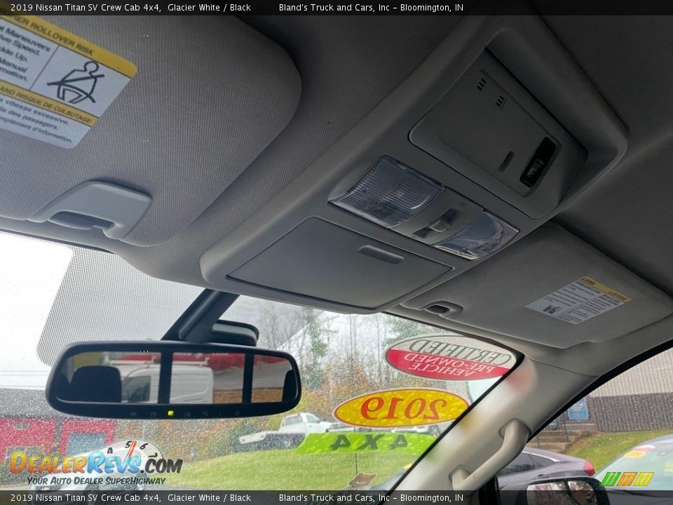 2019 Nissan Titan SV Crew Cab 4x4 Glacier White / Black Photo #32