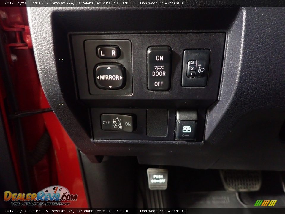 2017 Toyota Tundra SR5 CrewMax 4x4 Barcelona Red Metallic / Black Photo #31