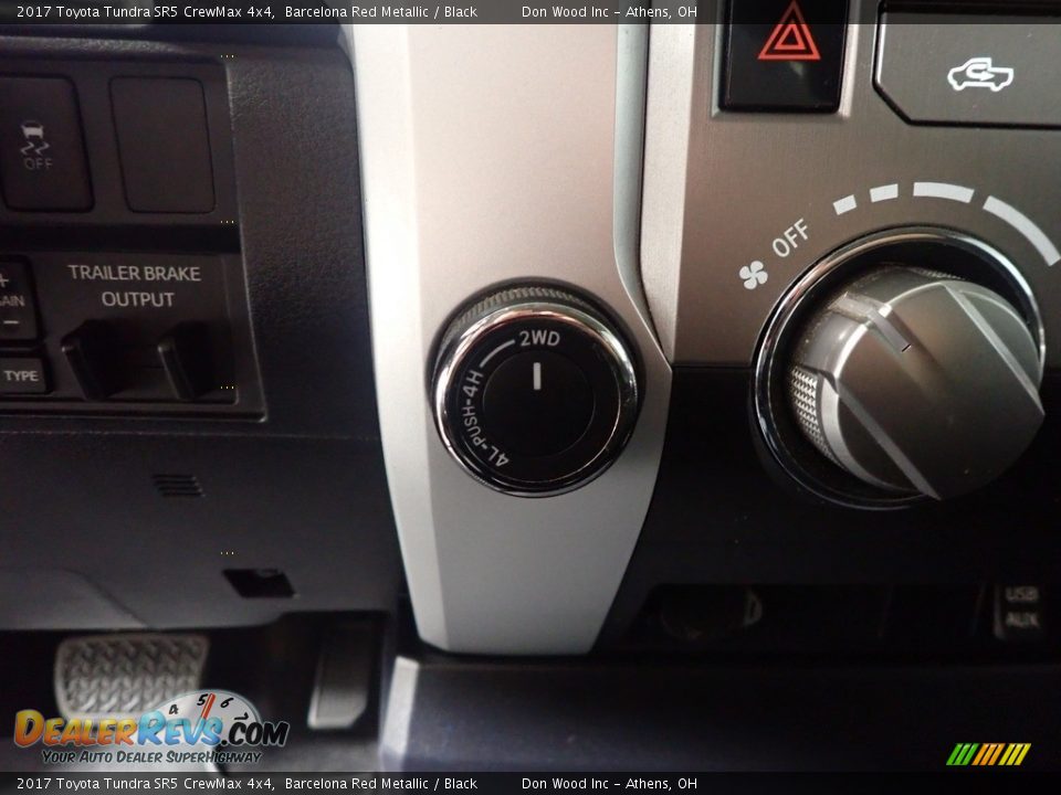 2017 Toyota Tundra SR5 CrewMax 4x4 Barcelona Red Metallic / Black Photo #32