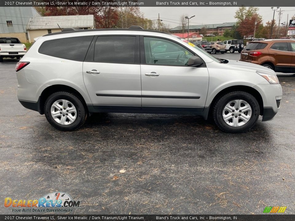 2017 Chevrolet Traverse LS Silver Ice Metallic / Dark Titanium/Light Titanium Photo #5