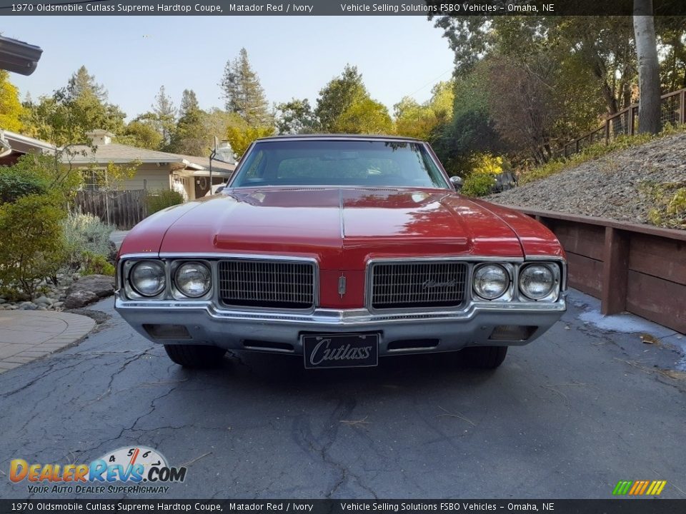 Matador Red 1970 Oldsmobile Cutlass Supreme Hardtop Coupe Photo #6