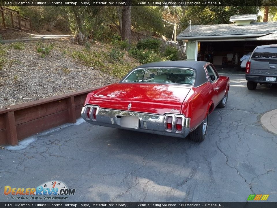 Matador Red 1970 Oldsmobile Cutlass Supreme Hardtop Coupe Photo #13