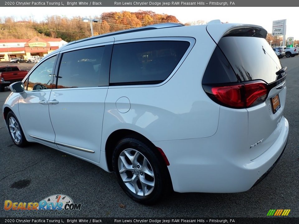 2020 Chrysler Pacifica Touring L Bright White / Black Photo #3