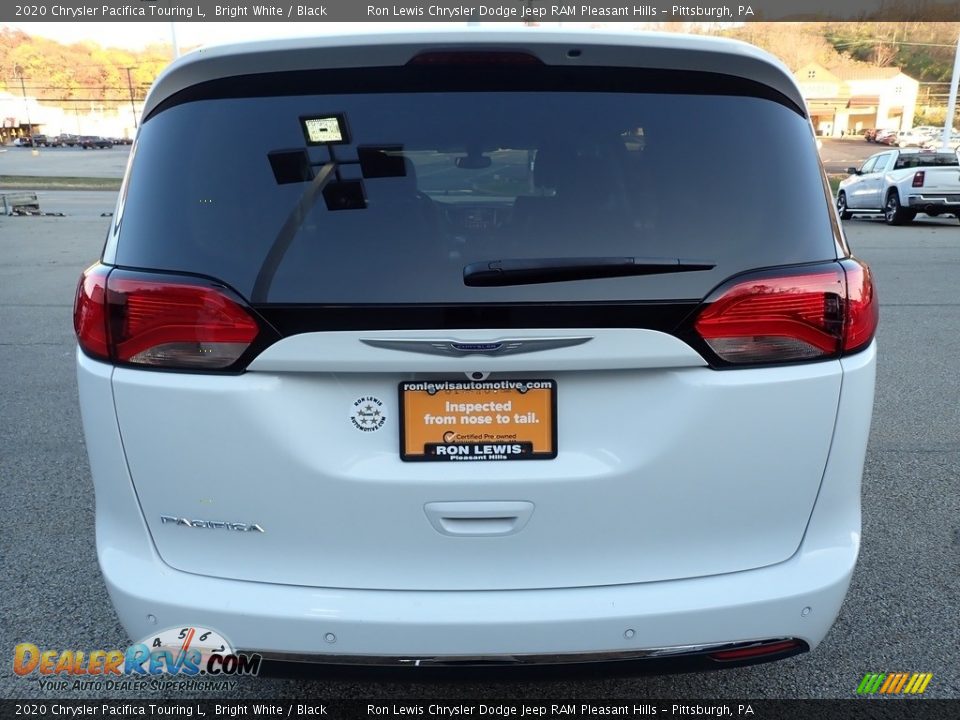 2020 Chrysler Pacifica Touring L Bright White / Black Photo #4