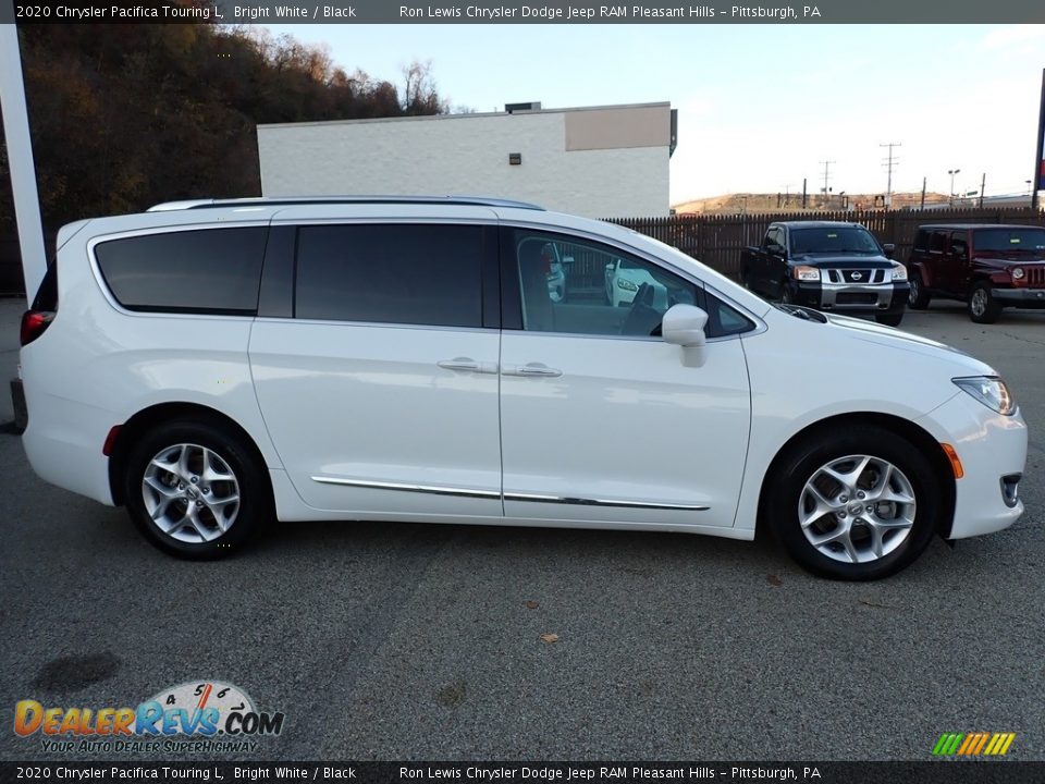 2020 Chrysler Pacifica Touring L Bright White / Black Photo #7