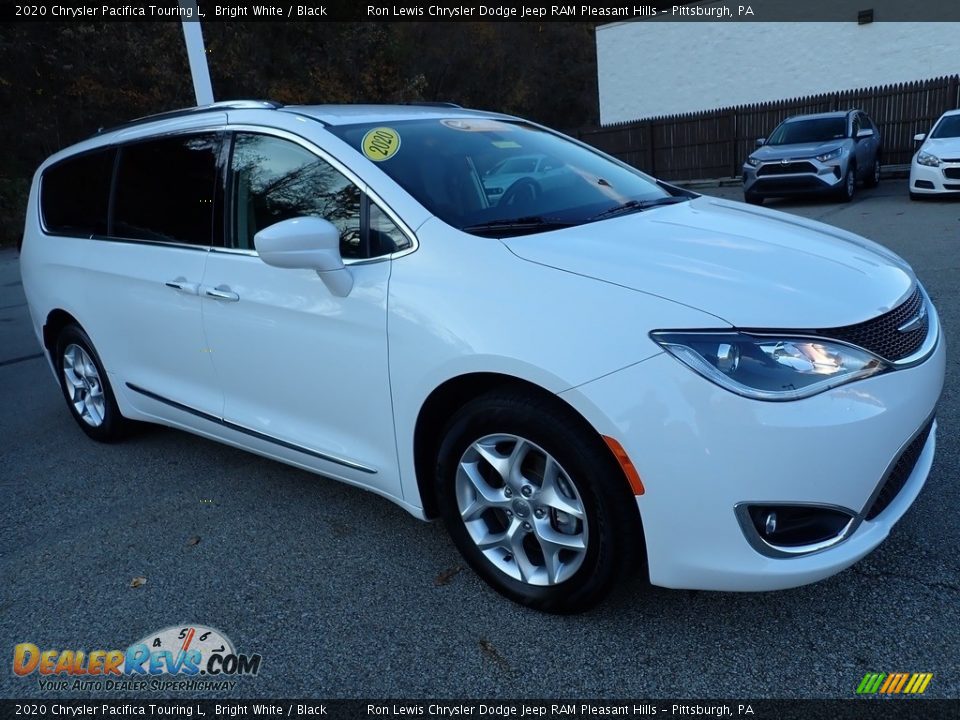 2020 Chrysler Pacifica Touring L Bright White / Black Photo #8