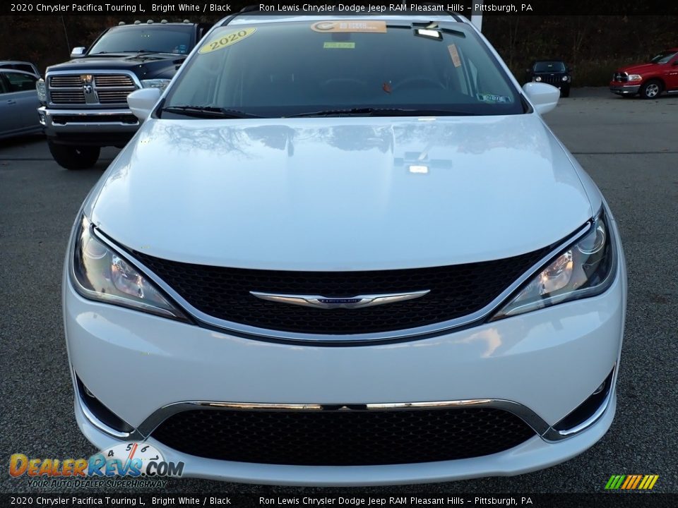 2020 Chrysler Pacifica Touring L Bright White / Black Photo #9