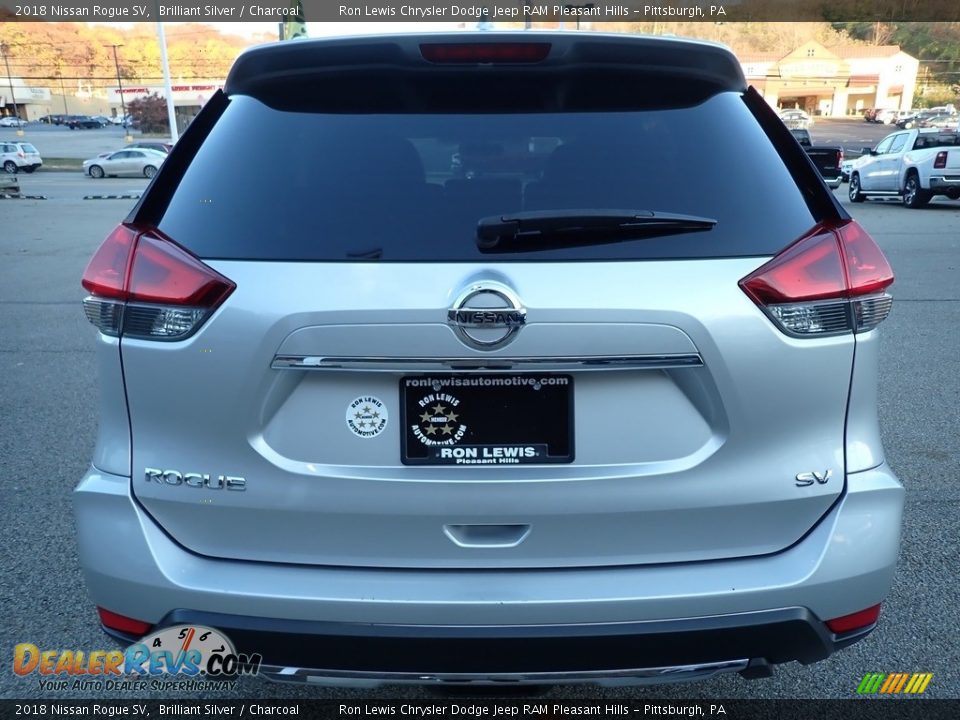 2018 Nissan Rogue SV Brilliant Silver / Charcoal Photo #4